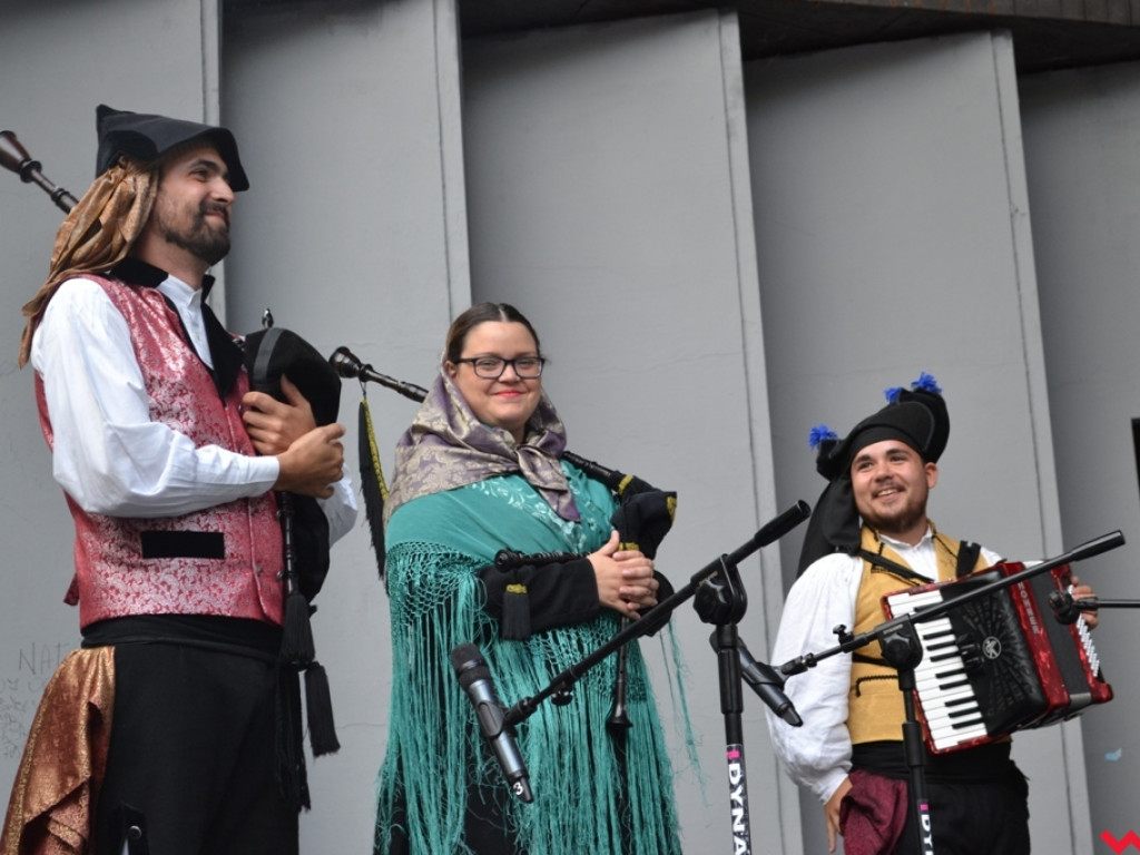 Pod urokiem folkloru. Zespoły z całego świata we wrzesińskim amfiteatrze