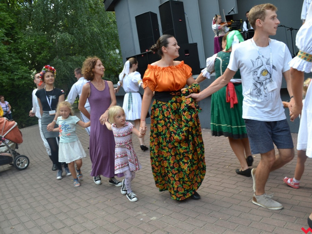 Pod urokiem folkloru. Zespoły z całego świata we wrzesińskim amfiteatrze