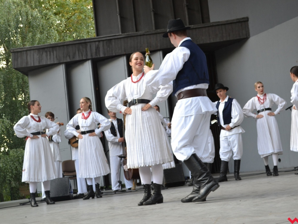 Pod urokiem folkloru. Zespoły z całego świata we wrzesińskim amfiteatrze