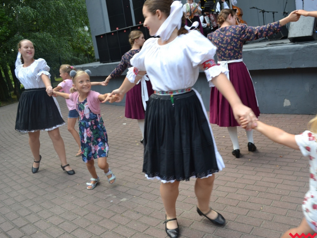 Pod urokiem folkloru. Zespoły z całego świata we wrzesińskim amfiteatrze