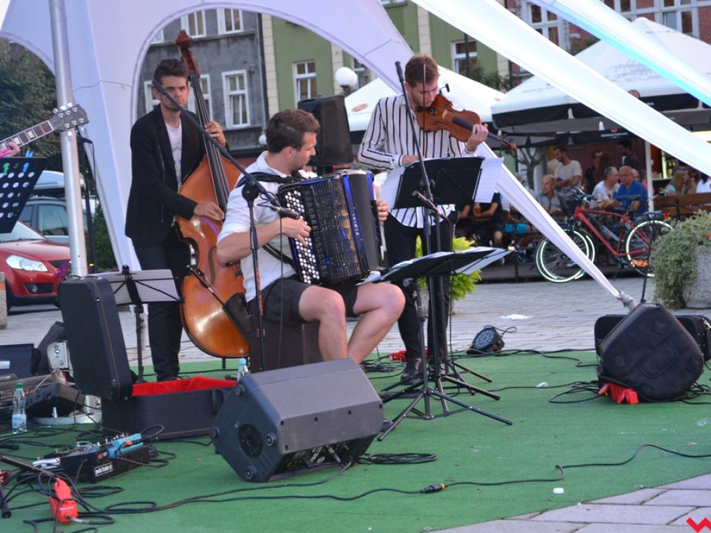 Zmysłowe tango z nutą jazzu. Doskonały koncert Bandonegro na rynku