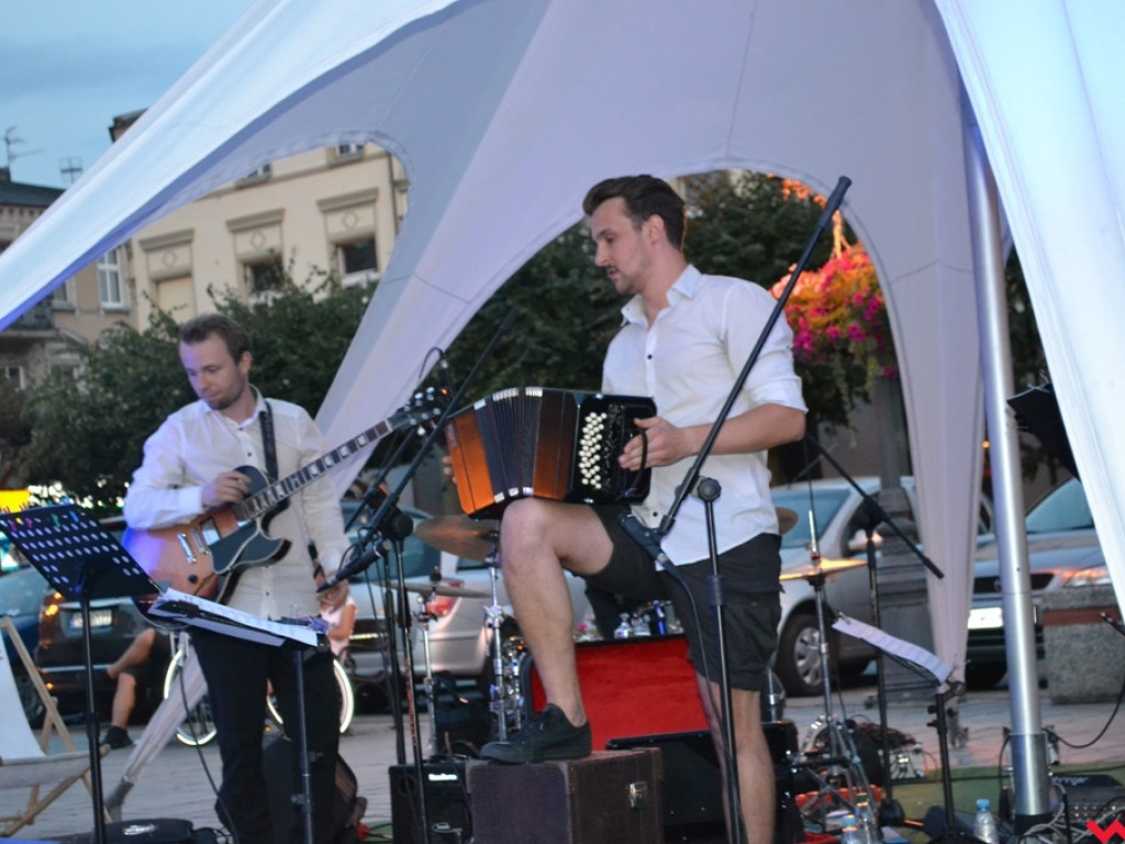 Zmysłowe tango z nutą jazzu. Doskonały koncert Bandonegro na rynku