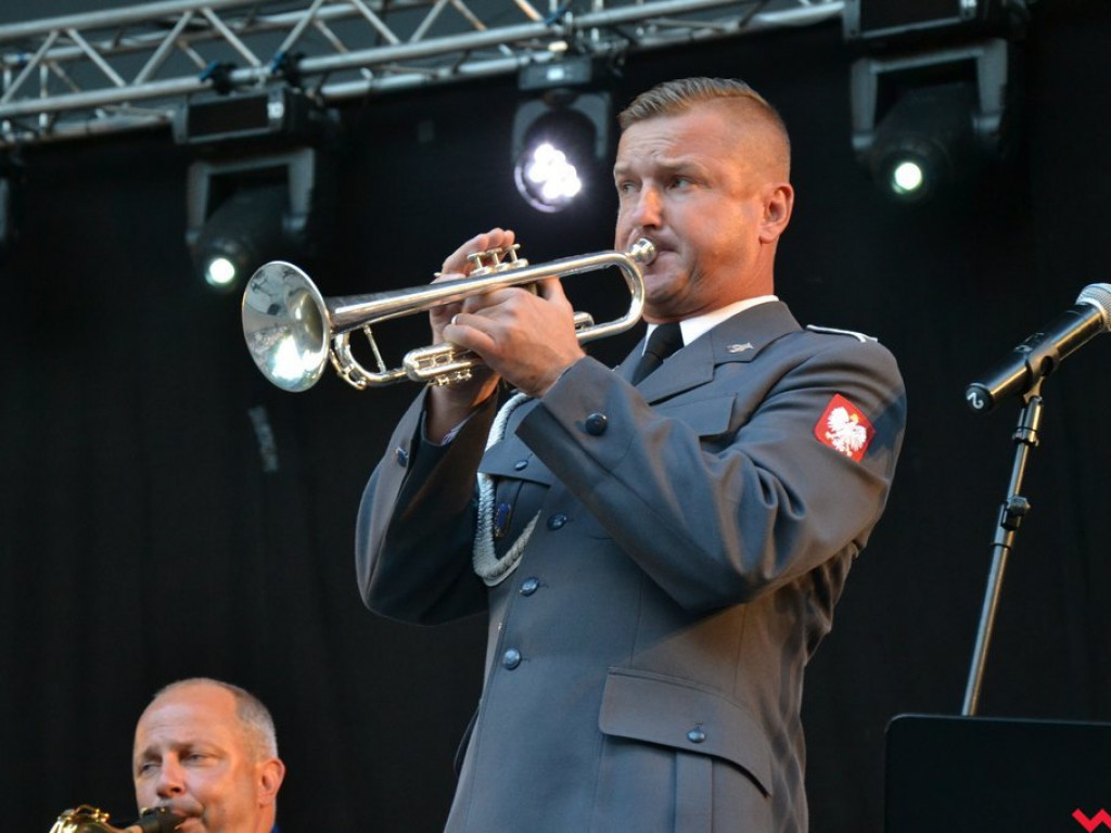 Umiarkowane zainteresowanie na patriotycznym koncercie wojskowej orkiestry