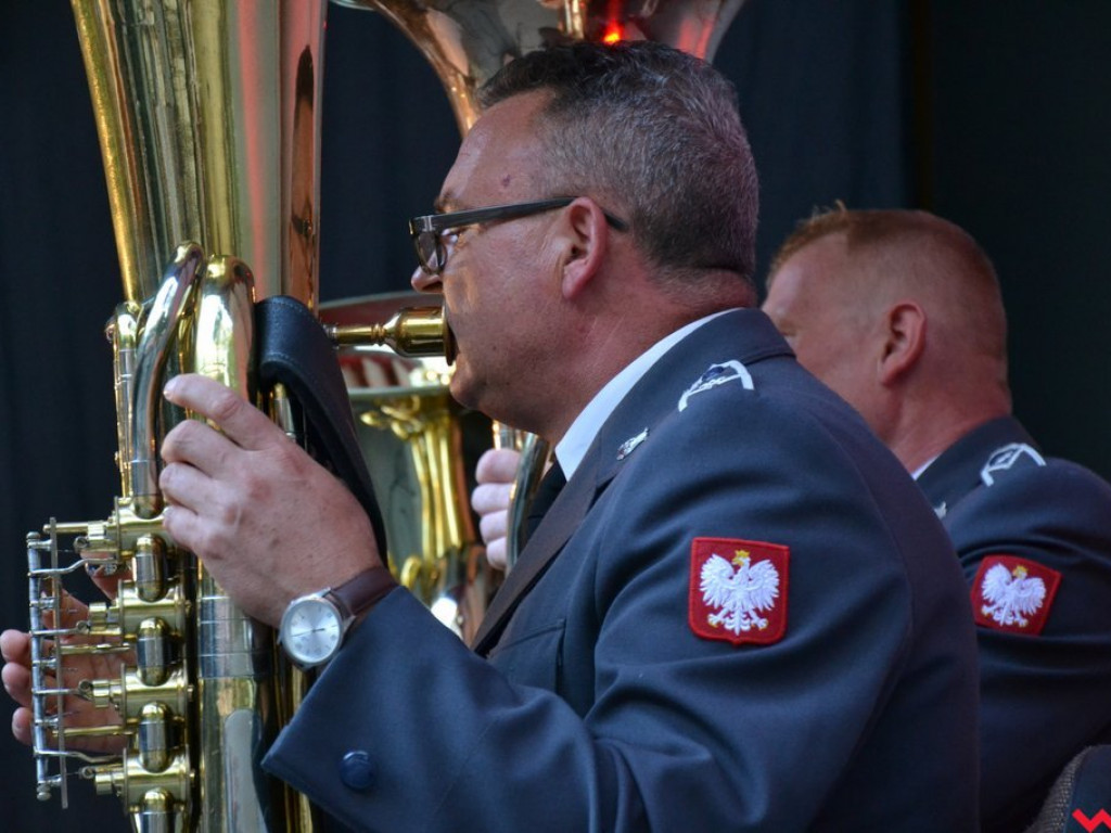 Umiarkowane zainteresowanie na patriotycznym koncercie wojskowej orkiestry