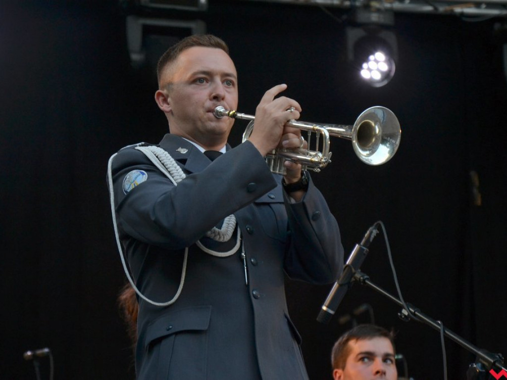 Umiarkowane zainteresowanie na patriotycznym koncercie wojskowej orkiestry
