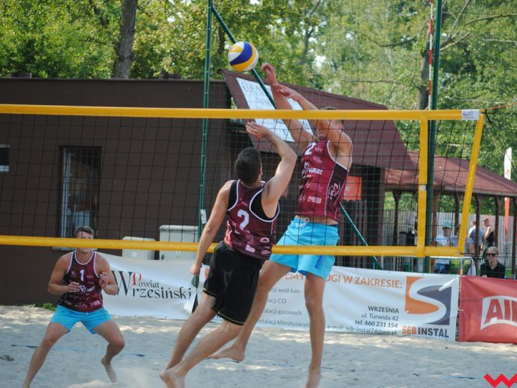 Kolejny turniej Plaża Wrze w toku. Sukces siatkarzy z Wrześni