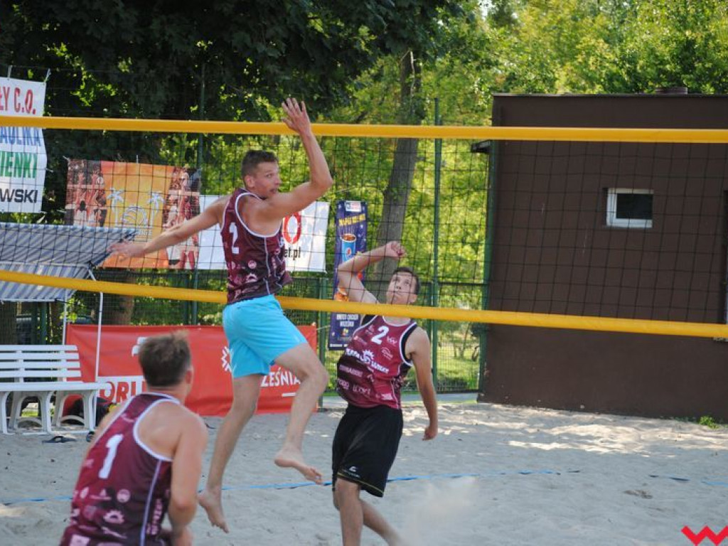 Kolejny turniej Plaża Wrze w toku. Sukces siatkarzy z Wrześni
