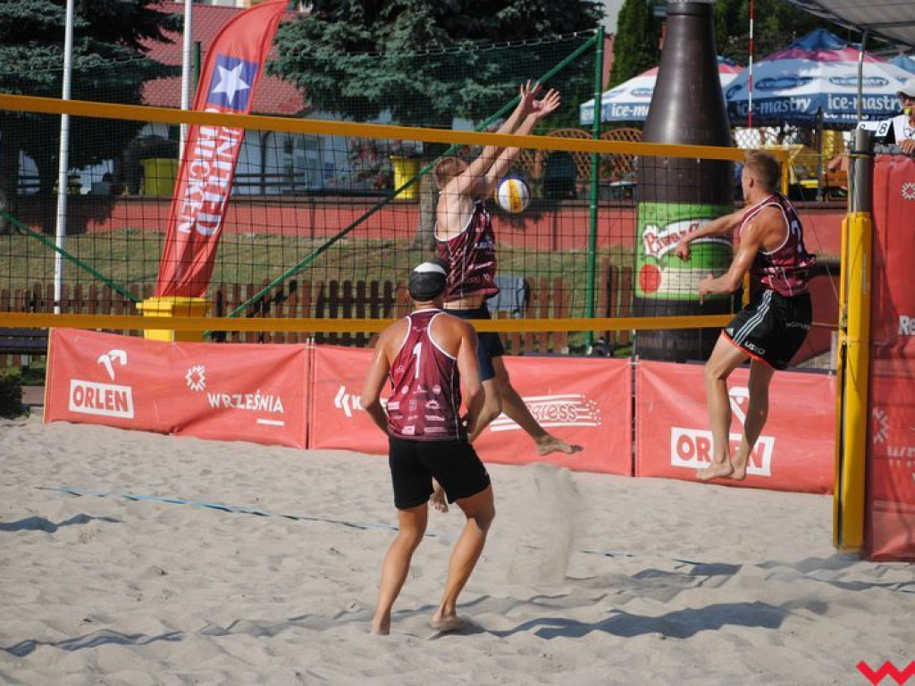 Kolejny turniej Plaża Wrze w toku. Sukces siatkarzy z Wrześni