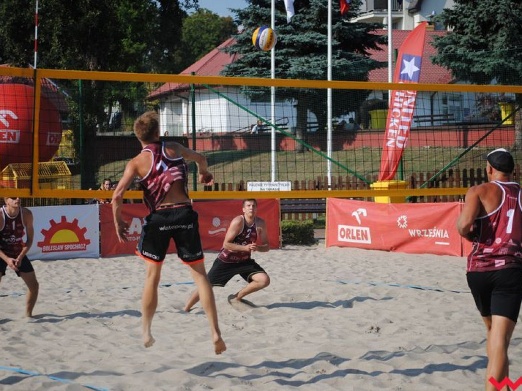 Kolejny turniej Plaża Wrze w toku. Sukces siatkarzy z Wrześni