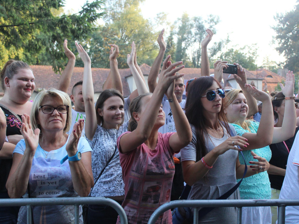 Odjazdowa zabawa w rytmie dance. Muzyczny weekend w Nekli rozpoczęty