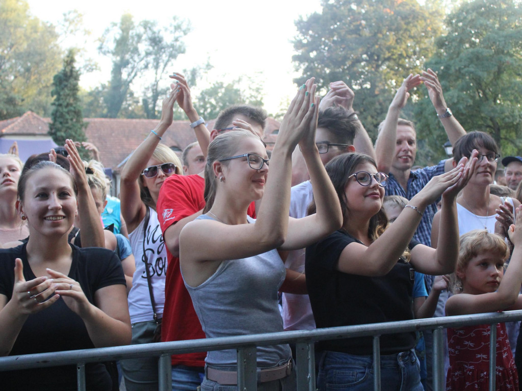 Odjazdowa zabawa w rytmie dance. Muzyczny weekend w Nekli rozpoczęty