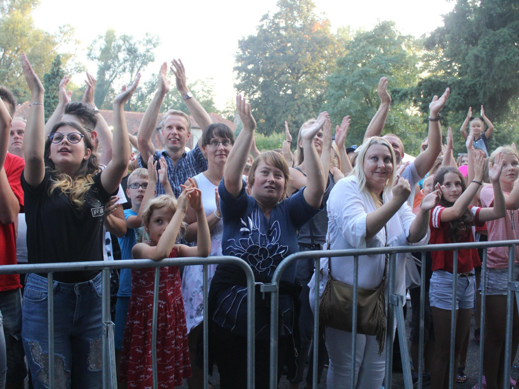 Odjazdowa zabawa w rytmie dance. Muzyczny weekend w Nekli rozpoczęty