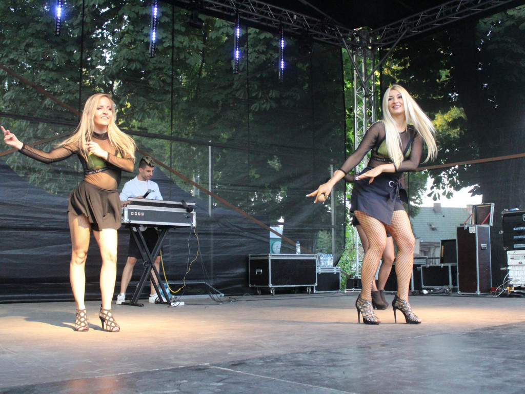 Odjazdowa zabawa w rytmie dance. Muzyczny weekend w Nekli rozpoczęty