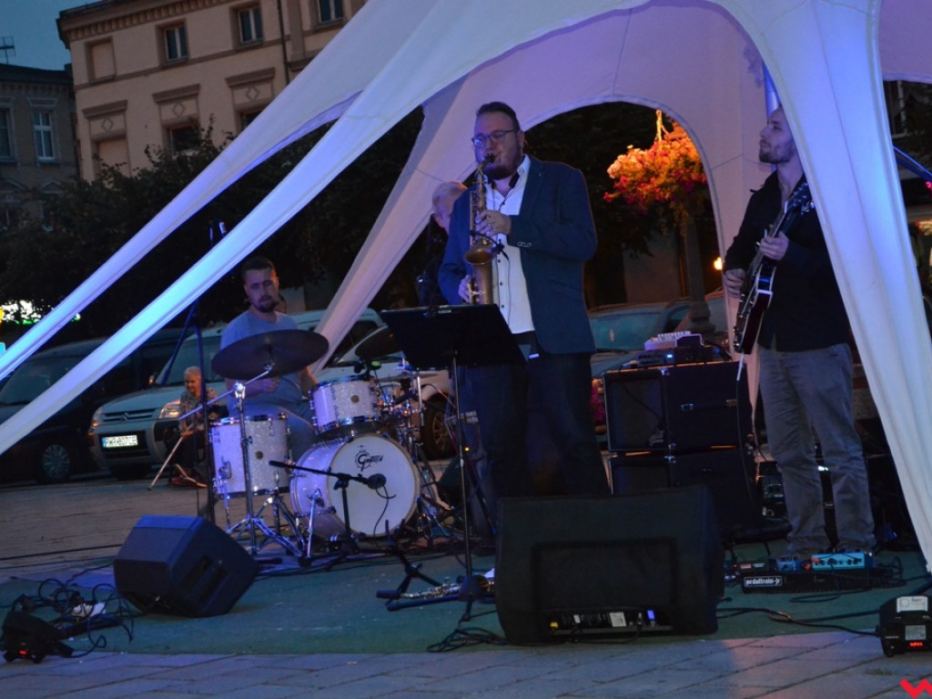 Jazz w stanie czystym czyli Global Schwung Quintet na wrzesińskim rynku