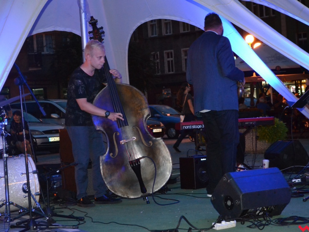 Jazz w stanie czystym czyli Global Schwung Quintet na wrzesińskim rynku