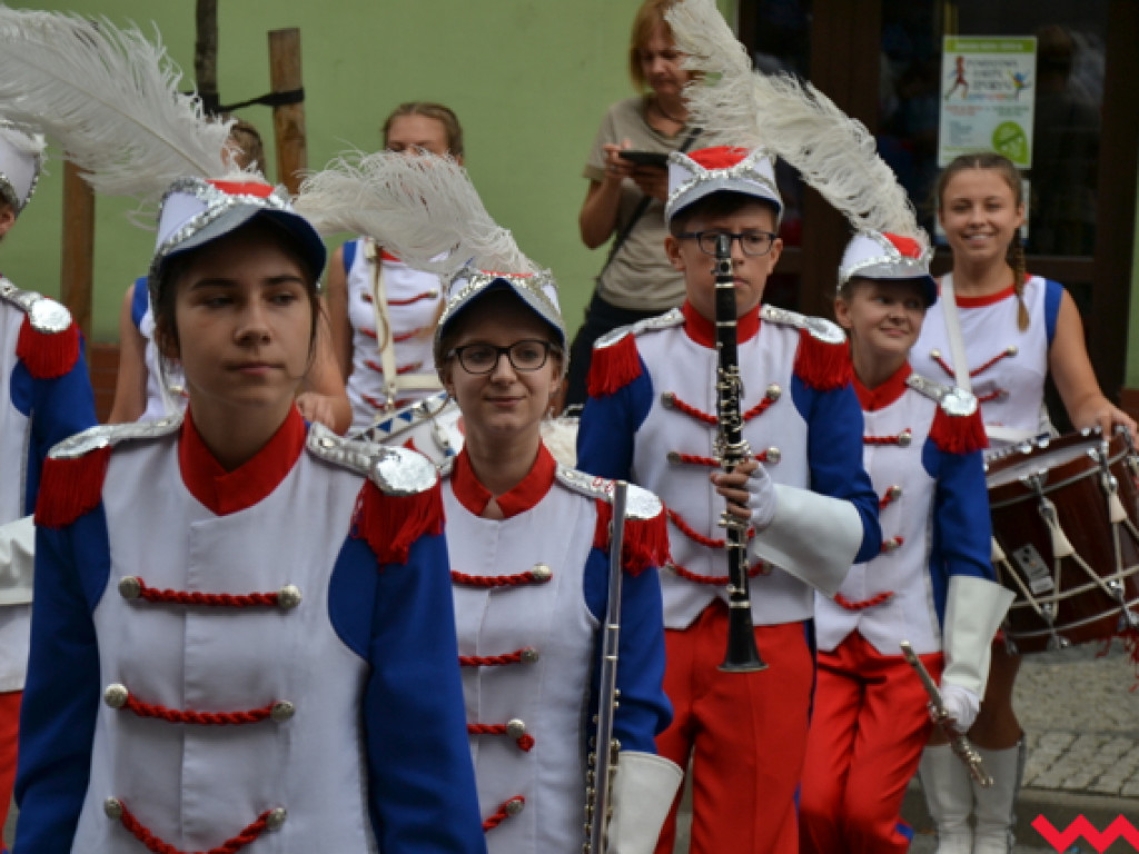 Batuty i buławy zaczarowały miasto. Trwa XIII Wrzesiński Festiwal Orkiestr Dętych