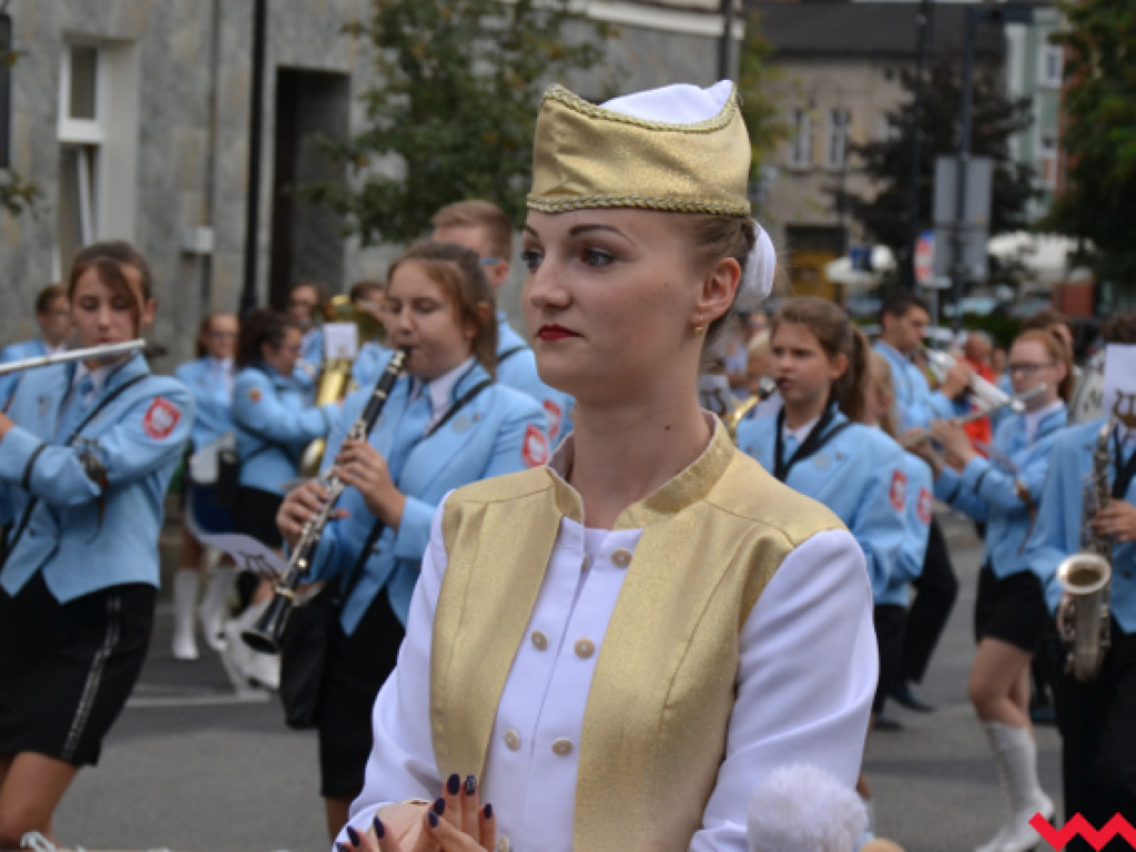 Batuty i buławy zaczarowały miasto. Trwa XIII Wrzesiński Festiwal Orkiestr Dętych