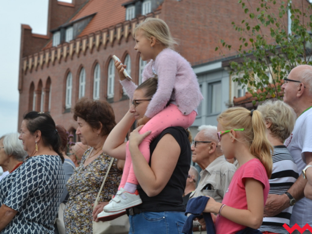 Batuty i buławy zaczarowały miasto. Trwa XIII Wrzesiński Festiwal Orkiestr Dętych
