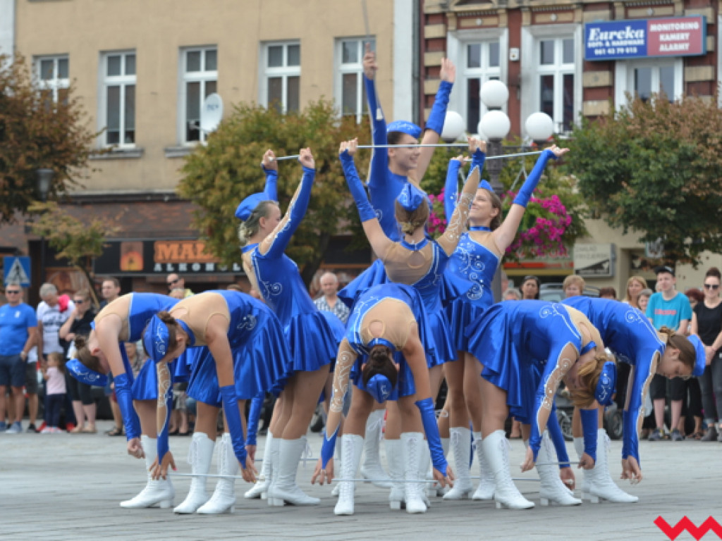 Batuty i buławy zaczarowały miasto. Trwa XIII Wrzesiński Festiwal Orkiestr Dętych