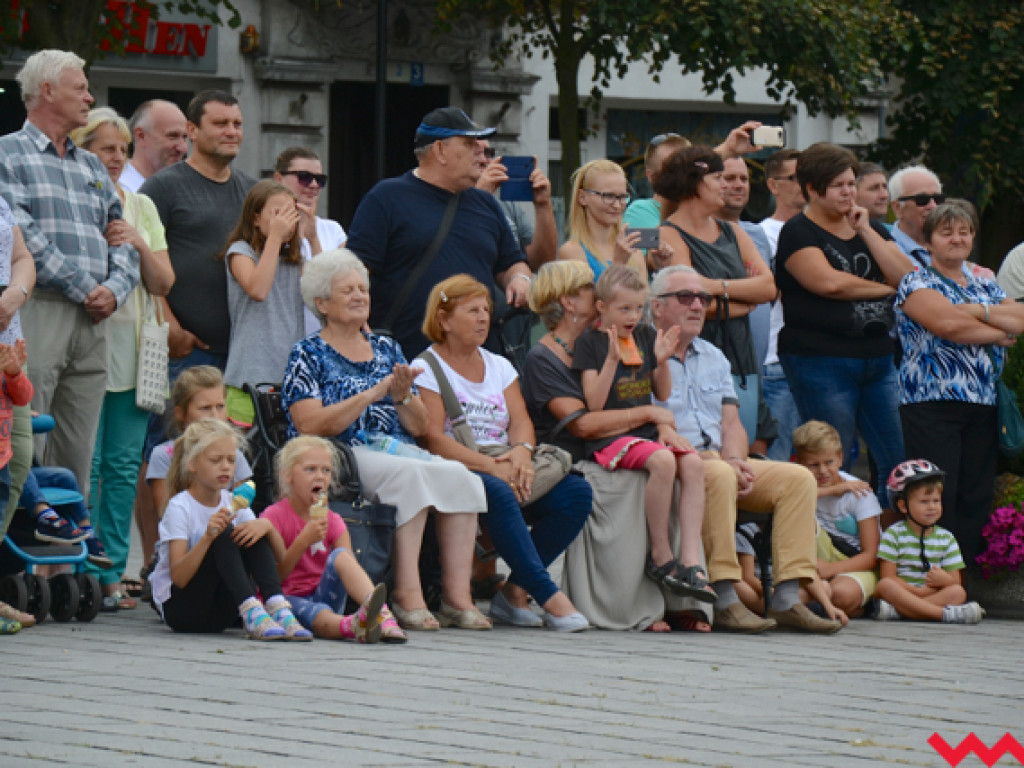 Batuty i buławy zaczarowały miasto. Trwa XIII Wrzesiński Festiwal Orkiestr Dętych