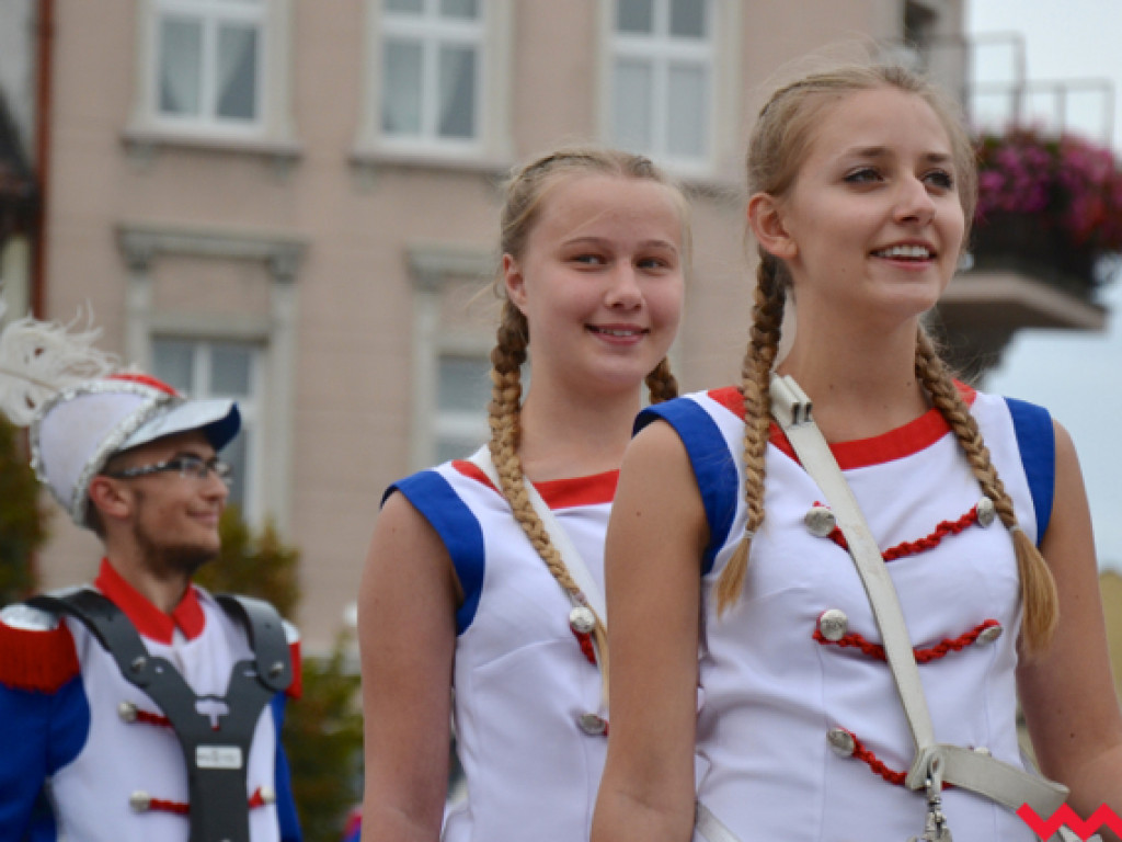 Batuty i buławy zaczarowały miasto. Trwa XIII Wrzesiński Festiwal Orkiestr Dętych