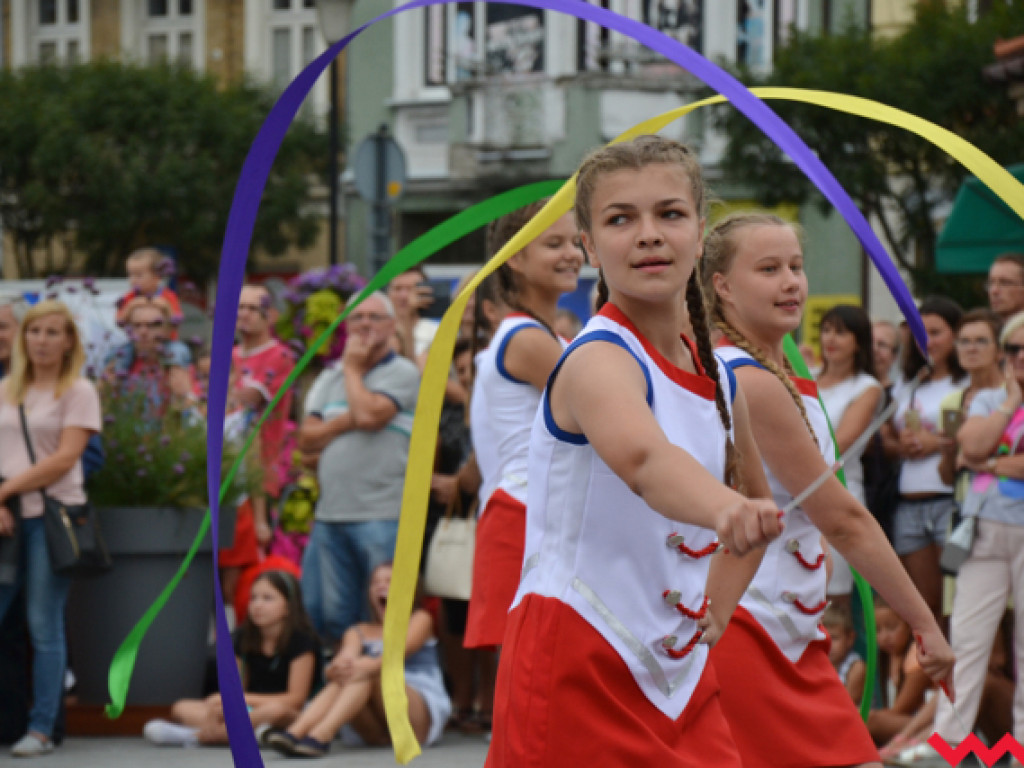 Batuty i buławy zaczarowały miasto. Trwa XIII Wrzesiński Festiwal Orkiestr Dętych