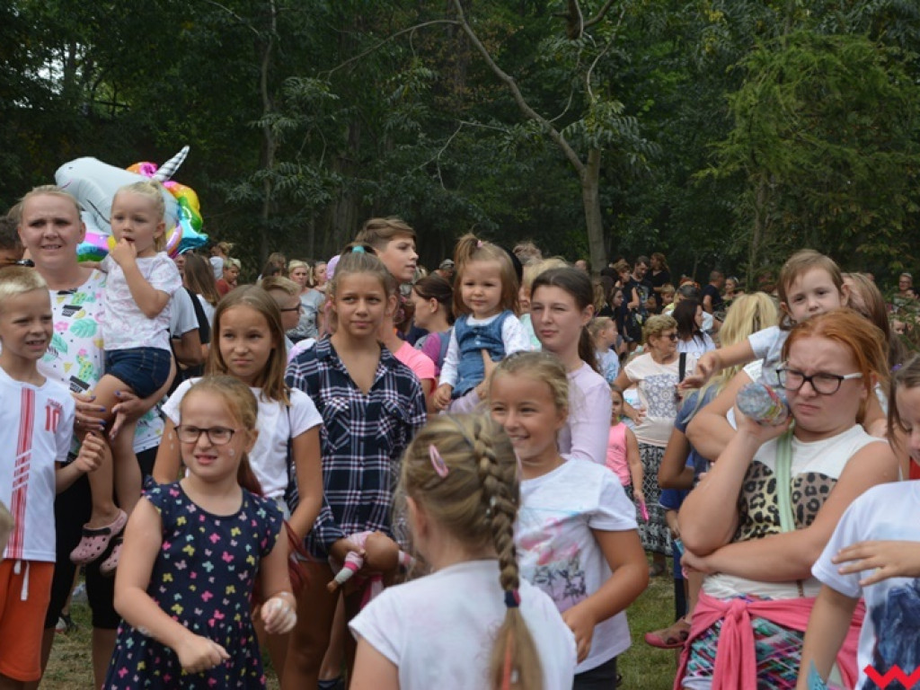 Można dmuchać bańki, a można się w nich schować, czyli Festiwal Baniek Mydlanych za nami