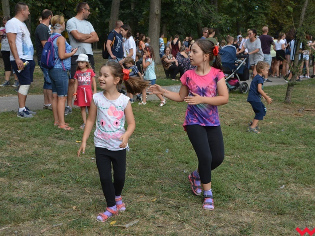 Można dmuchać bańki, a można się w nich schować, czyli Festiwal Baniek Mydlanych za nami