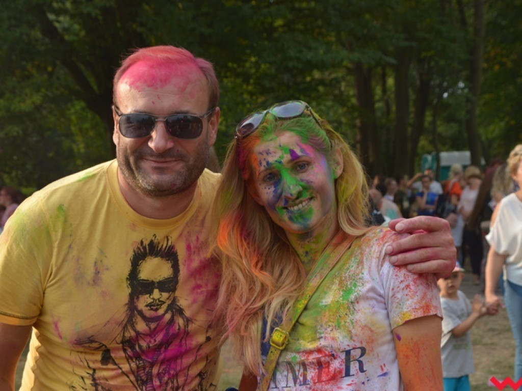 Pomalowali Wrześnię na wszystkie barwy tęczy na pierwszym festiwalu kolorów w mieście