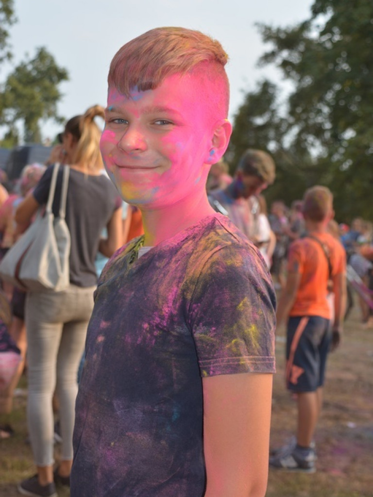 Pomalowali Wrześnię na wszystkie barwy tęczy na pierwszym festiwalu kolorów w mieście