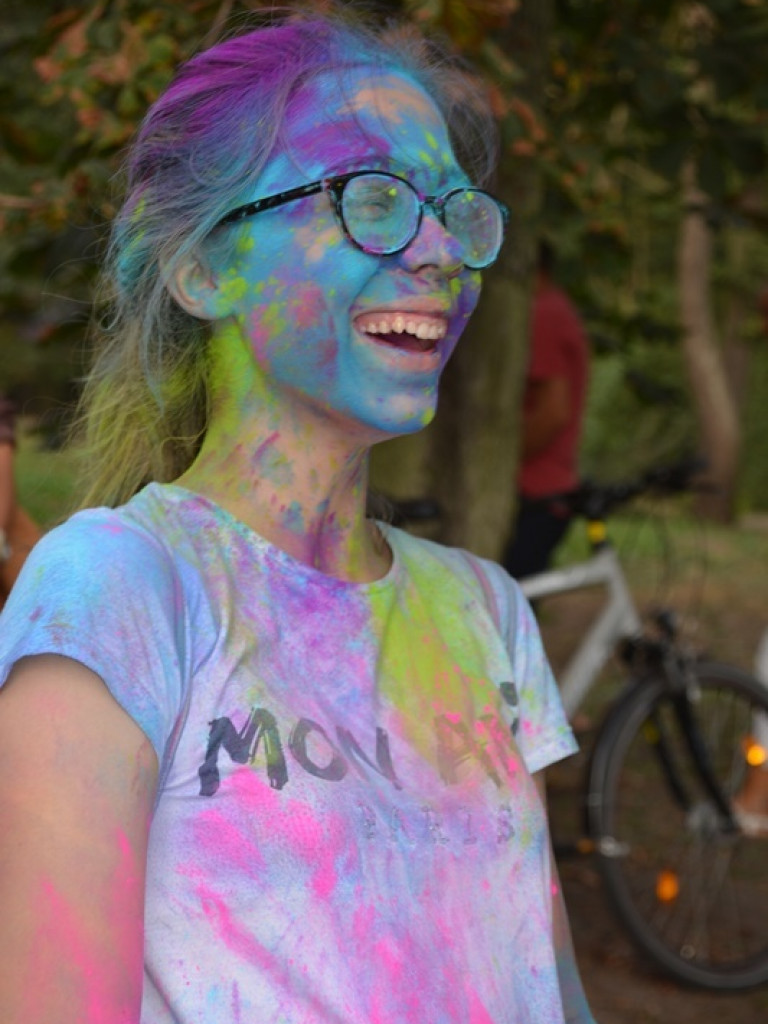 Pomalowali Wrześnię na wszystkie barwy tęczy na pierwszym festiwalu kolorów w mieście