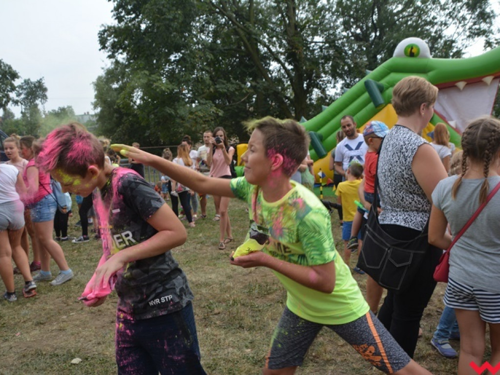 Pomalowali Wrześnię na wszystkie barwy tęczy na pierwszym festiwalu kolorów w mieście