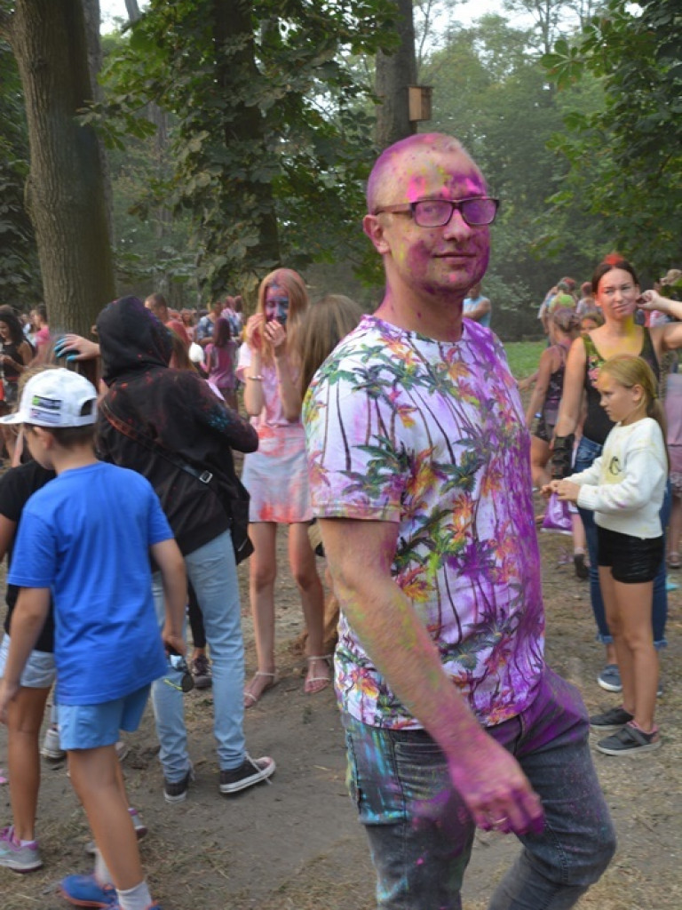 Pomalowali Wrześnię na wszystkie barwy tęczy na pierwszym festiwalu kolorów w mieście