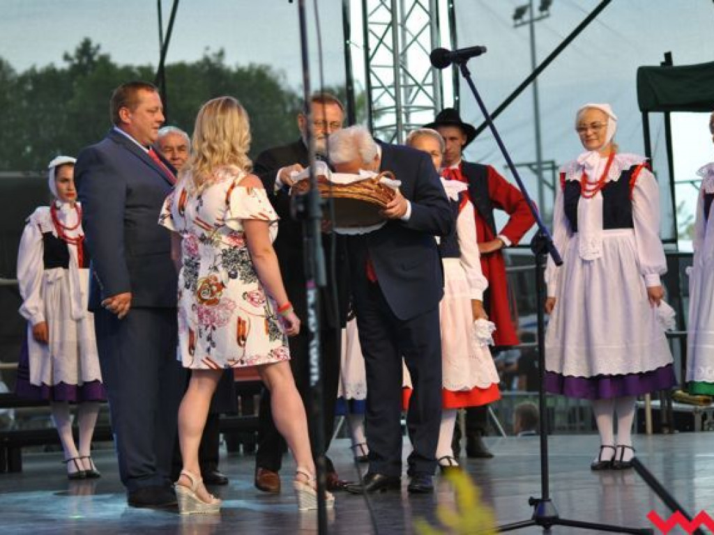 Zespół Śląsk zachwycił uczestników dożynek gminnych w Nowym Folwarku
