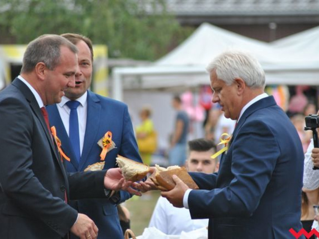 Zespół Śląsk zachwycił uczestników dożynek gminnych w Nowym Folwarku