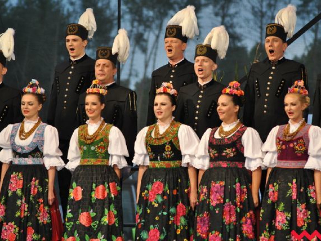 Zespół Śląsk zachwycił uczestników dożynek gminnych w Nowym Folwarku