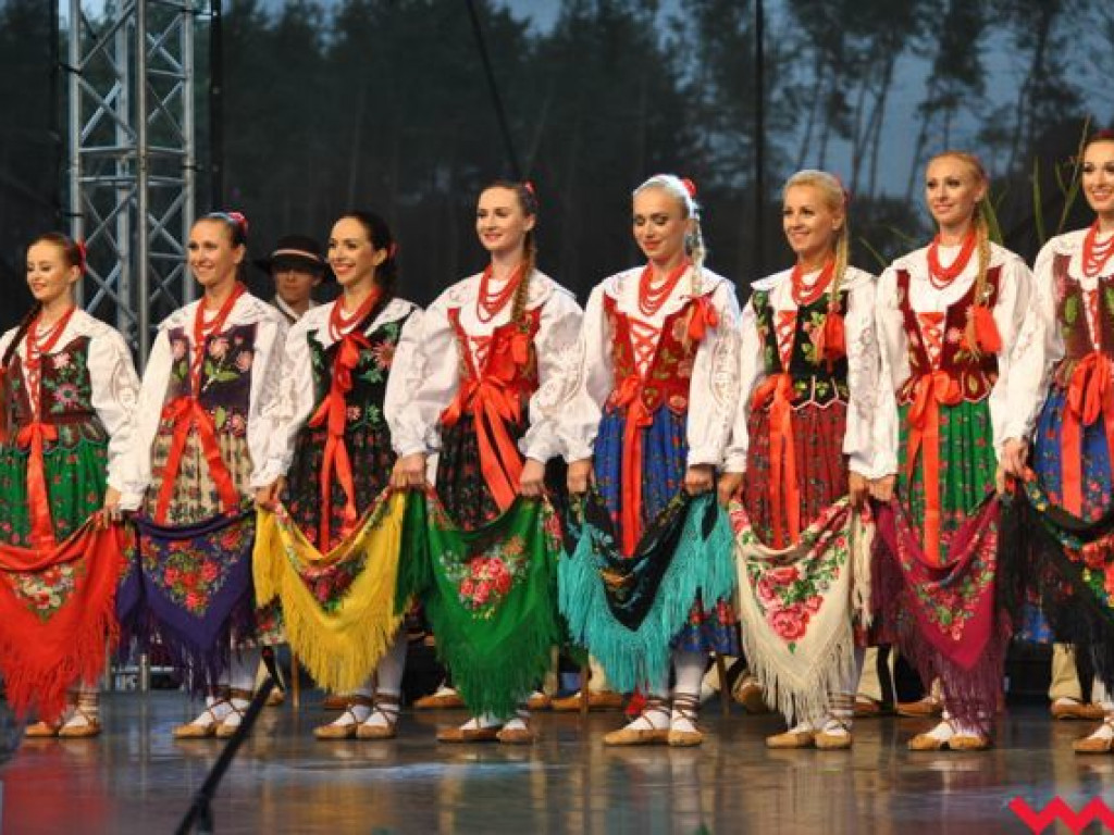Zespół Śląsk zachwycił uczestników dożynek gminnych w Nowym Folwarku