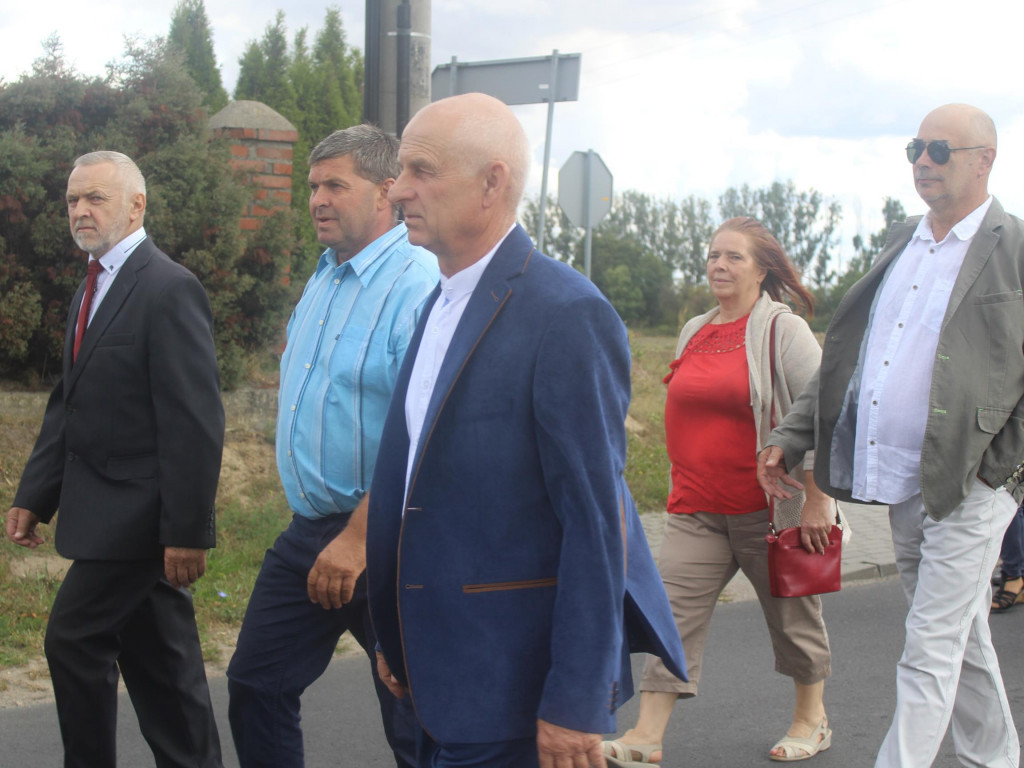 Uroczyście podziękowali na zebrane plony. Dożynkowe świętowanie w Targowej Górce