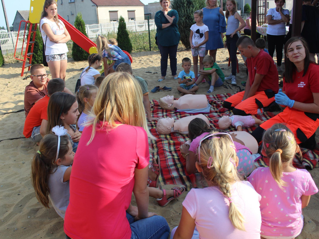 Dzieciaki ze Starczanowa bawiły się podczas letniej świetlicy. Największym hitem były alkogogle