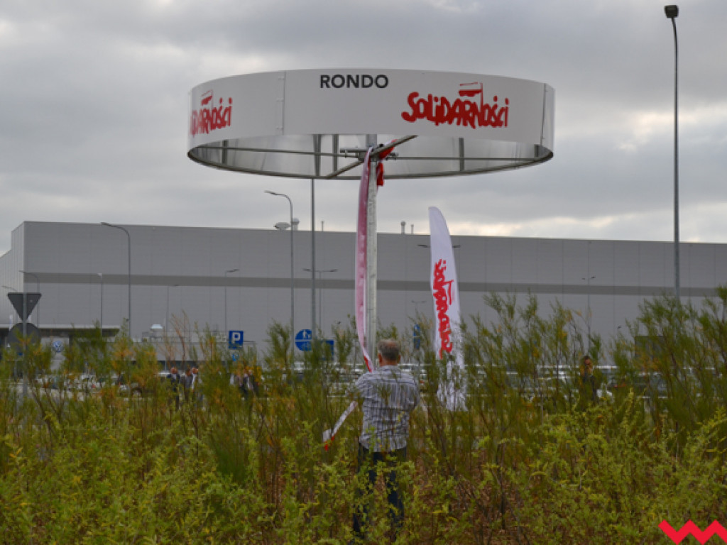 „Solidarność” oficjalnie została patronem ronda przy Volkswagenie