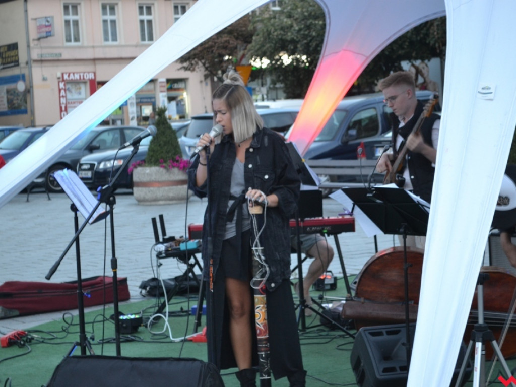 Wrzesińska twarz jazzu. Joanna Dolata zaśpiewała na rynku i zapowiedziała płytę
