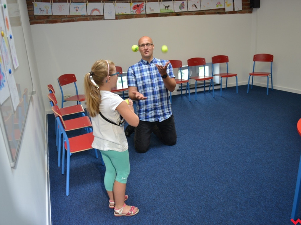Motyle, ślimaki i inne bezkręgowce na otwarciu Leader School
