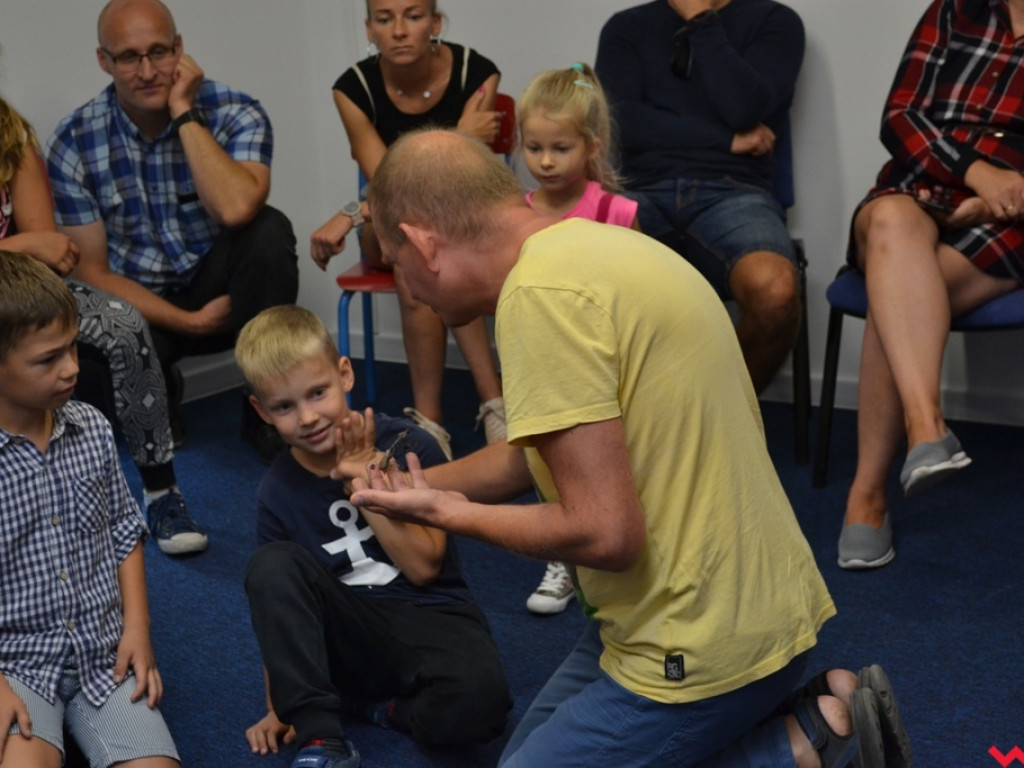 Motyle, ślimaki i inne bezkręgowce na otwarciu Leader School