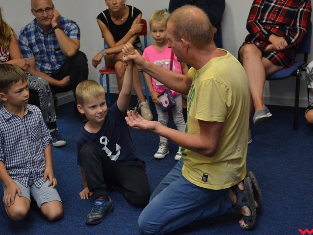 Motyle, ślimaki i inne bezkręgowce na otwarciu Leader School