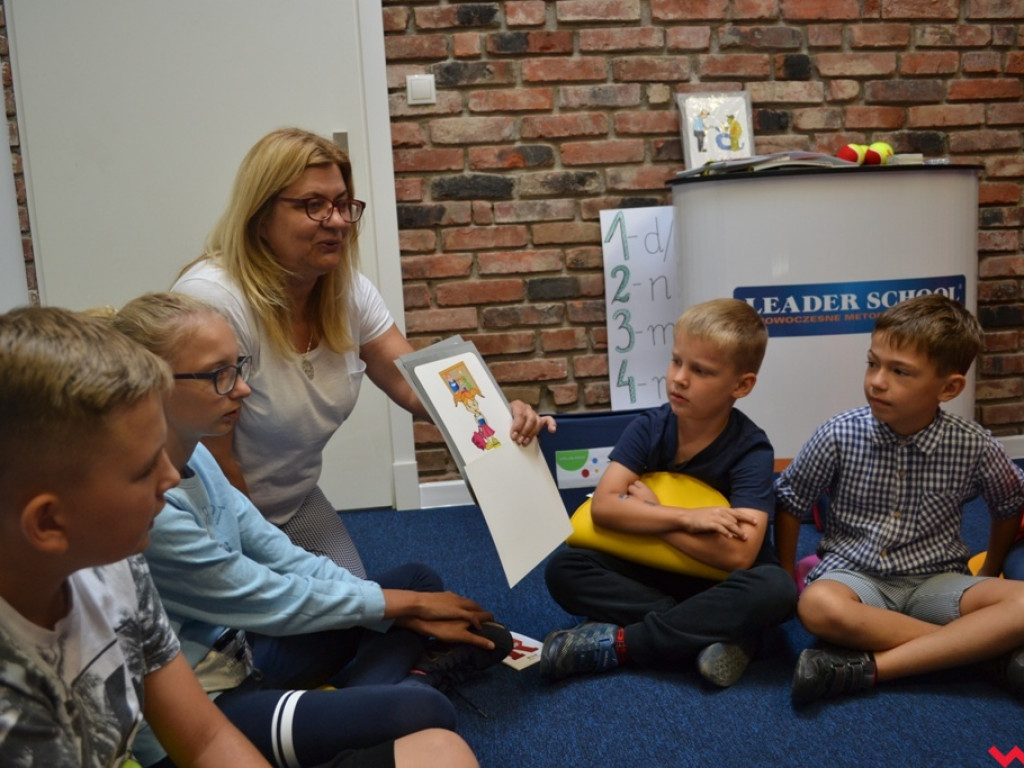 Motyle, ślimaki i inne bezkręgowce na otwarciu Leader School