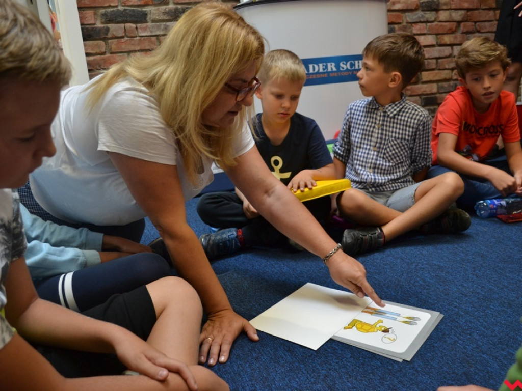 Motyle, ślimaki i inne bezkręgowce na otwarciu Leader School