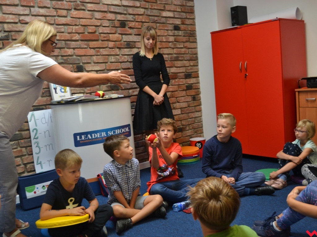 Motyle, ślimaki i inne bezkręgowce na otwarciu Leader School