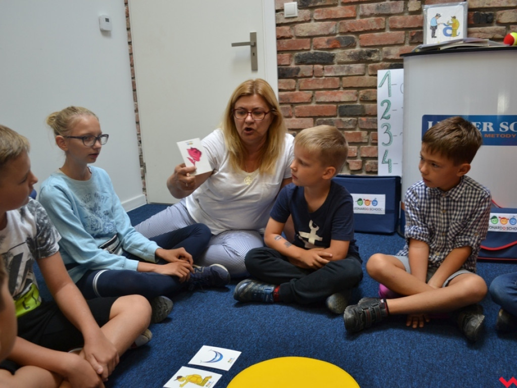 Motyle, ślimaki i inne bezkręgowce na otwarciu Leader School