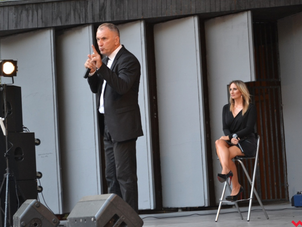 Satyryk, który nie obraża czyli Grzegorz Poloczek w amfiteatrze