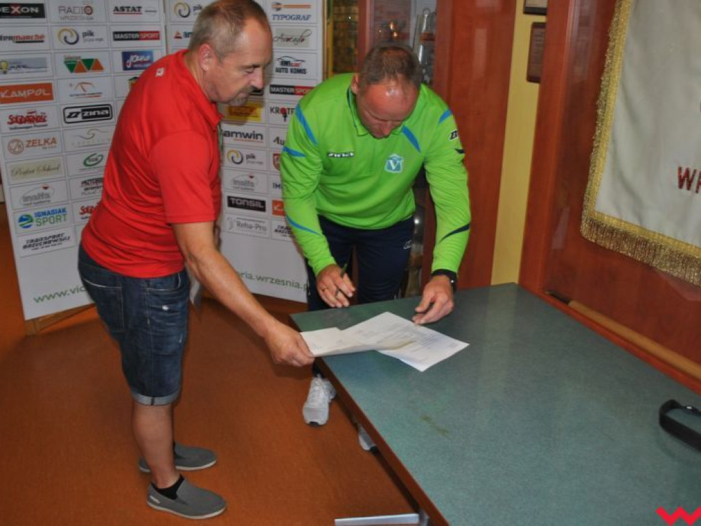 Nowy trener rozpoczyna pracę we Victorii